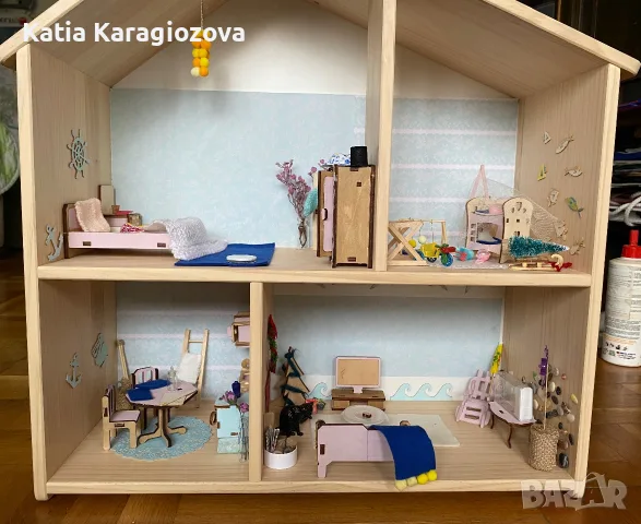 Дървена къща за кукли 