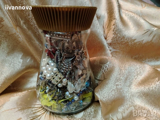 Буркан със съкровища, снимка 2 - Бижутерийни комплекти - 53212338