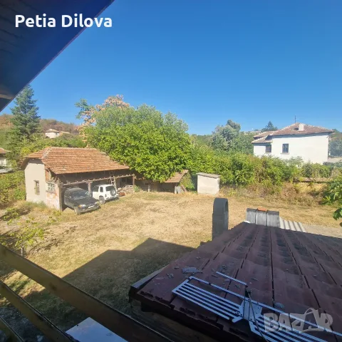 Собственик:  Просторна двуетажна къща в центъра на тихо подбалканско село, снимка 16 - Къщи - 56028208