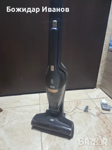 Вертикална безжична прахосмукачка AEG CX7-2-45AN