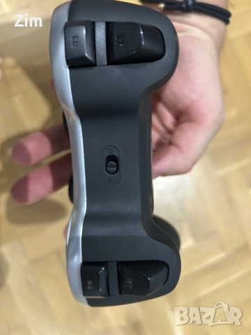 Джойстик за PC Logitech F710 безжичен с донгъл, снимка 3 - Джойстици и геймпадове - 56010958