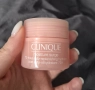 Чисто нов Clinique moisture surge, снимка 1