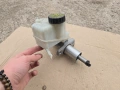 A2044300002 КАЗАНЧЕ СПИРАЧНА ТЕЧНОСТ С ПОМПА OEM MERCEDES W204 OM651 2014, снимка 1