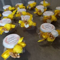 Подаръци за гостите - декорирано бурканче с мед, снимка 3 - Подаръци за сватба - 37136403