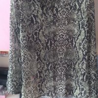 Ефирна блуза със змийски принт Bobo Zander, снимка 1 - Блузи с дълъг ръкав и пуловери - 34881698
