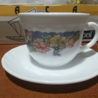 Френски аркопал чаши за чай , снимка 4 - Антикварни и старинни предмети - 44231618