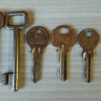 Стари ключове № 2, 8 броя, снимка 2 - Антикварни и старинни предмети - 34305276