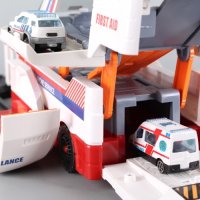 Линейка трансформираща се в паркинг със спасителни машини, снимка 3 - Играчки за стая - 42066058