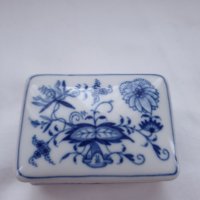 Порцеланова кутийка Майсен син лук, снимка 2 - Антикварни и старинни предмети - 42874772