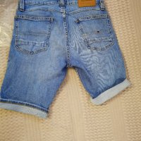 Мъжки къси панталони Tommy Jeans Men's Ronnie Short Azrl, Размер W28, снимка 3 - Къси панталони - 31068450