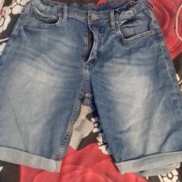 Къси дънкови панталони Н&М, 164 ръст и риза  подарък, снимка 1 - Детски къси панталони - 29529556