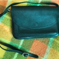 Дамска италианска малка черна чанта естествена кожа дълга дръжка, снимка 1 - Чанти - 34944261