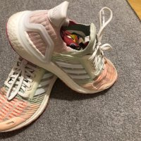 Adidas ultraboost, снимка 4 - Маратонки - 44354407