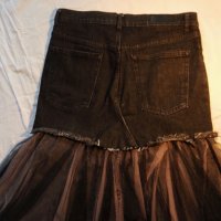 Елегантна дънкова пола с многопластова тюлена долна част от черен и бежов тюл., снимка 3 - Поли - 40701492