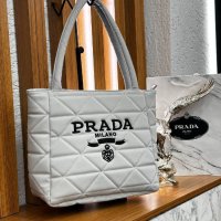 Дамски чанти Prada , снимка 1 - Чанти - 42862707