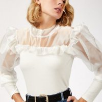 Нова бяла нежна блузка, снимка 1 - Блузи с дълъг ръкав и пуловери - 35223710