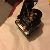 Музикална кутия пиано меченца луксозна , снимка 2 - Декорация за дома - 31718769