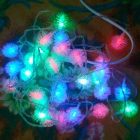Коледна украса LED разноцветни лампички 30 броя с прозрачен кабел., снимка 1 - Декорация за дома - 34911820