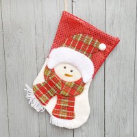1835 Коледен чорап за подаръци и украса в бяло и червено и декорация Снежко, снимка 2 - Декорация за дома - 30786808