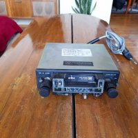 Стар радиокасетофон Aiwa, снимка 1 - Антикварни и старинни предмети - 34539829