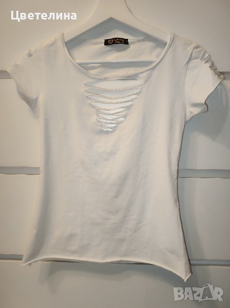 Дамска бяла накъсана тениска размер S цена 15 лв., снимка 1