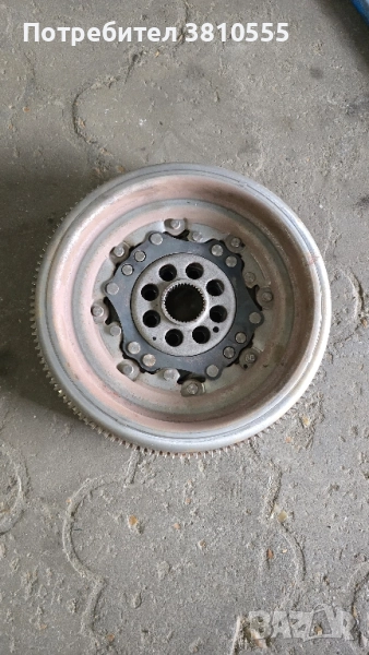 Демпферен маховик 04L105266D за Passat B8/Skoda Superb 2.0 tdi, снимка 1