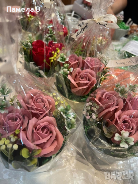 Подарък за всеки повод 🎁 От ароматни сапунени рози 💐, снимка 1