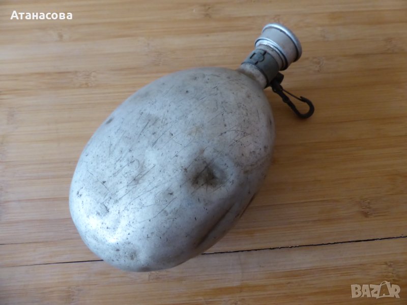 Военна войнишка алуминиева манерка с карабинка, снимка 1