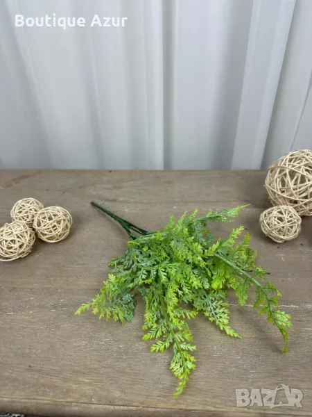 Изкуствена зелена аранжировка – Естествена свежест без поддръжка, снимка 1