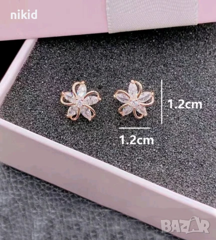 Чифт обеци цветя с камъни розово злато имитация , снимка 3 - Обеци - 51411779
