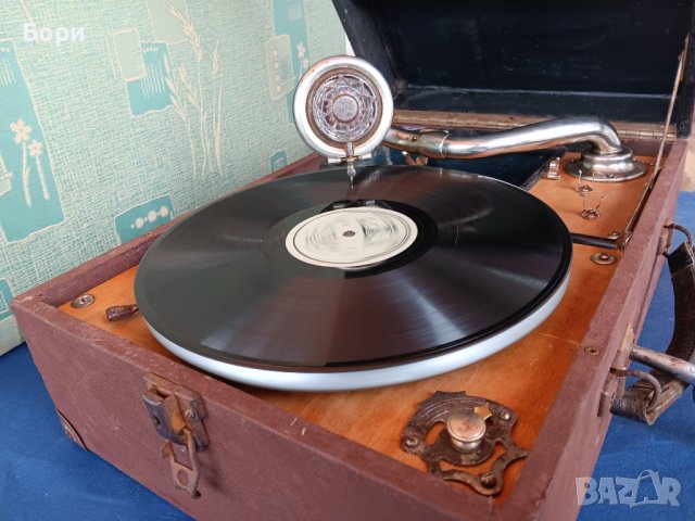Стар грамофон с манивела, снимка 17 - Грамофони - 44394563
