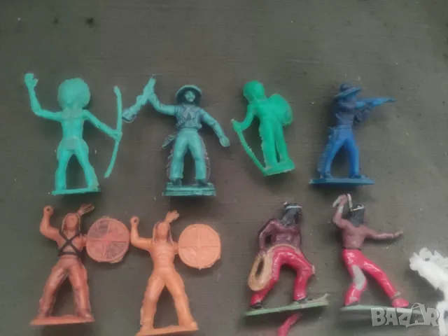 Продавам пластмасови войници , индианци ..., снимка 6 - Колекции - 48219693