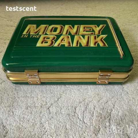 WWE Money In The Bank Briefcase куфар Brand New With Keys & Tags колекционерски Договорът в куфарче , снимка 4 - Фен артикули - 48671977