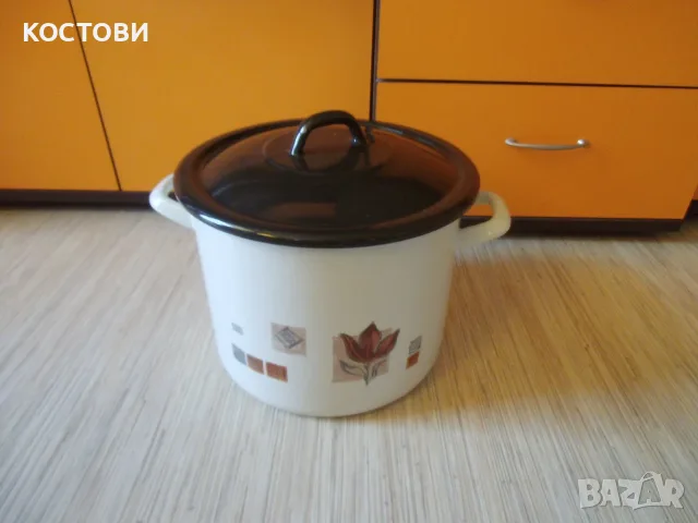 Емайлирана тенджера с капак