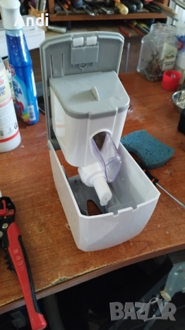 Диспенсъри за течен сапун , тоалетна хартия , кърпи за ръце и кухненски рола, снимка 3 - Други стоки за дома - 52567697