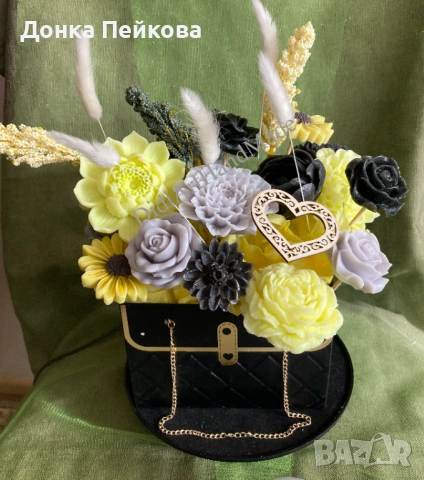 Луксозен букет от соеви свещи в тюркоаз и бяло – ръчна изработка, снимка 4 - Изкуствени цветя - 53880882