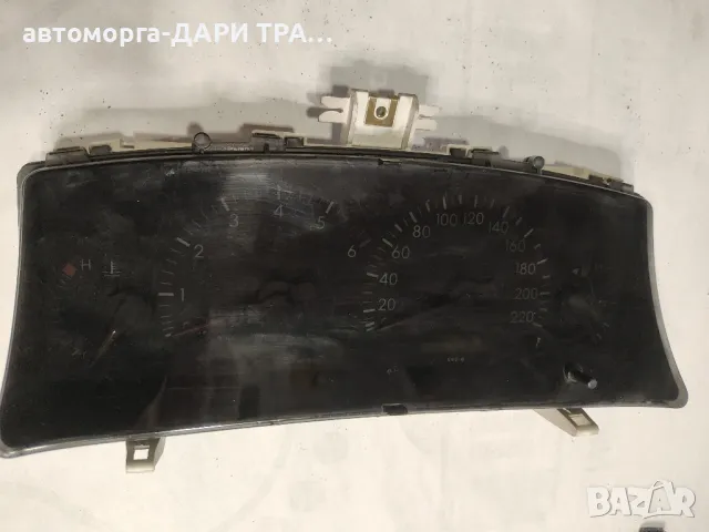 Табло уредно, Километраж за Тойота Корола Версо 1.  2.0дизел 2002г.