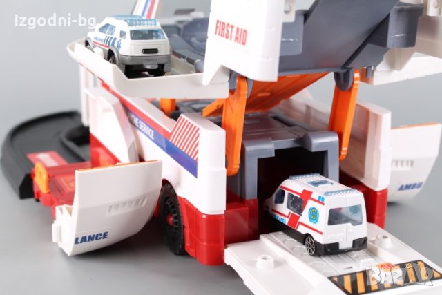 Линейка трансформираща се в паркинг със спасителни машини, снимка 3 - Играчки за стая - 42066058