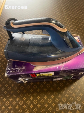 Парна ютия Philips Azur Series 8000 DST8050/20, 3000 W, 260 g пара, снимка 3 - Ютии - 53118956