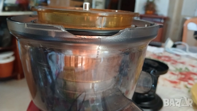Сокоизтисквачка за мелене на плодове зеленчуци и листни, модел Kuvings модел 950 SC. , снимка 12 - Сокоизстисквачки и цитрус преси - 51734981