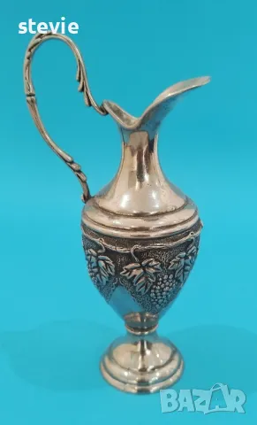 Красива посребрена кана