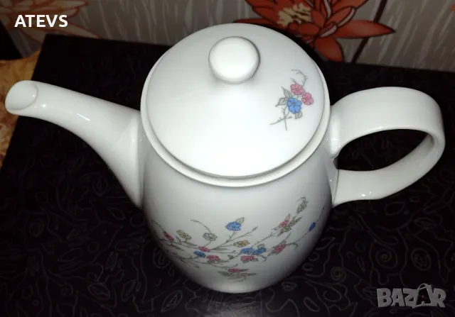 Немски порцеланов чайник и латиера, снимка 3 - Сервизи - 48671015