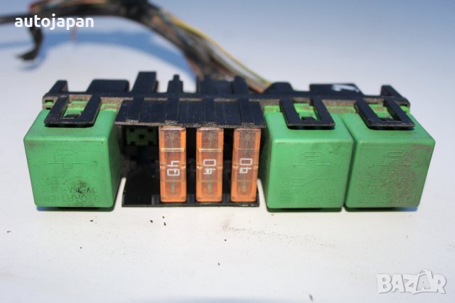 Кутия с релета и бушони Пежо 307 св 2.0хди комби 03г Peugeot 307 sw 2.0hdi 2003, снимка 2 - Части - 44258053