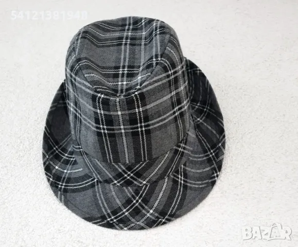 Дамска шапка сиво каре, снимка 7 - Шапки - 48618028