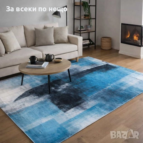 Модерен синьо-бял килим с черен акцент – щампован полиестер, 120×180 / 160×230 см Код P2178