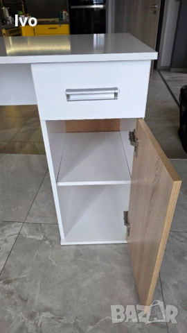 Ученическо бюро в отлично състояние, снимка 3 - Бюра - 54225929