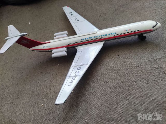 Продавам Ламаринена играчка самолет ИЛ-62, снимка 3 - Други ценни предмети - 37261147