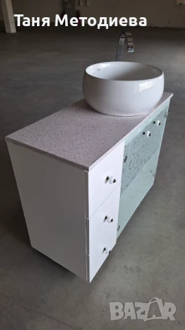 Реновиран бял шкаф за баня с модерна мивка тип купа и луксозна батерия, снимка 13 - Мивки - 51129855