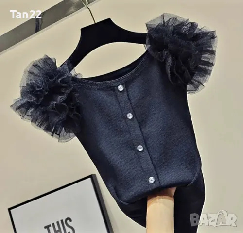 Черна блуза с кокетен ръкав, снимка 2 - Тениски - 49363582