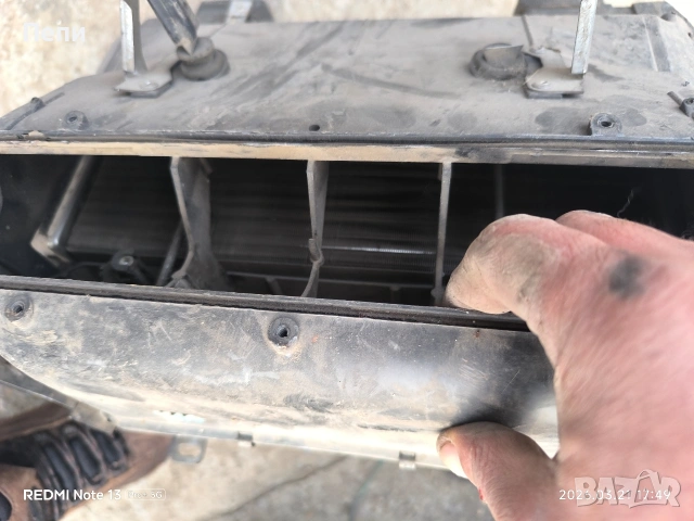 Радиатор парно за Мерцедес 190 с кутия, снимка 2 - Части - 53940926